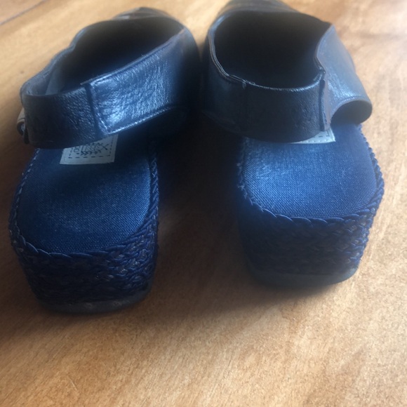 Andre Assous Navy Blue Leather Shoes - Picture 6 of 8